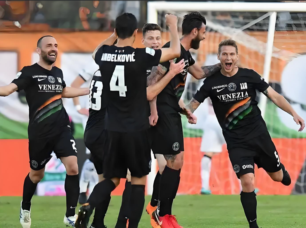 意甲联赛对决精彩比赛扣人心弦 意甲联赛对决精彩比赛扣人心弦