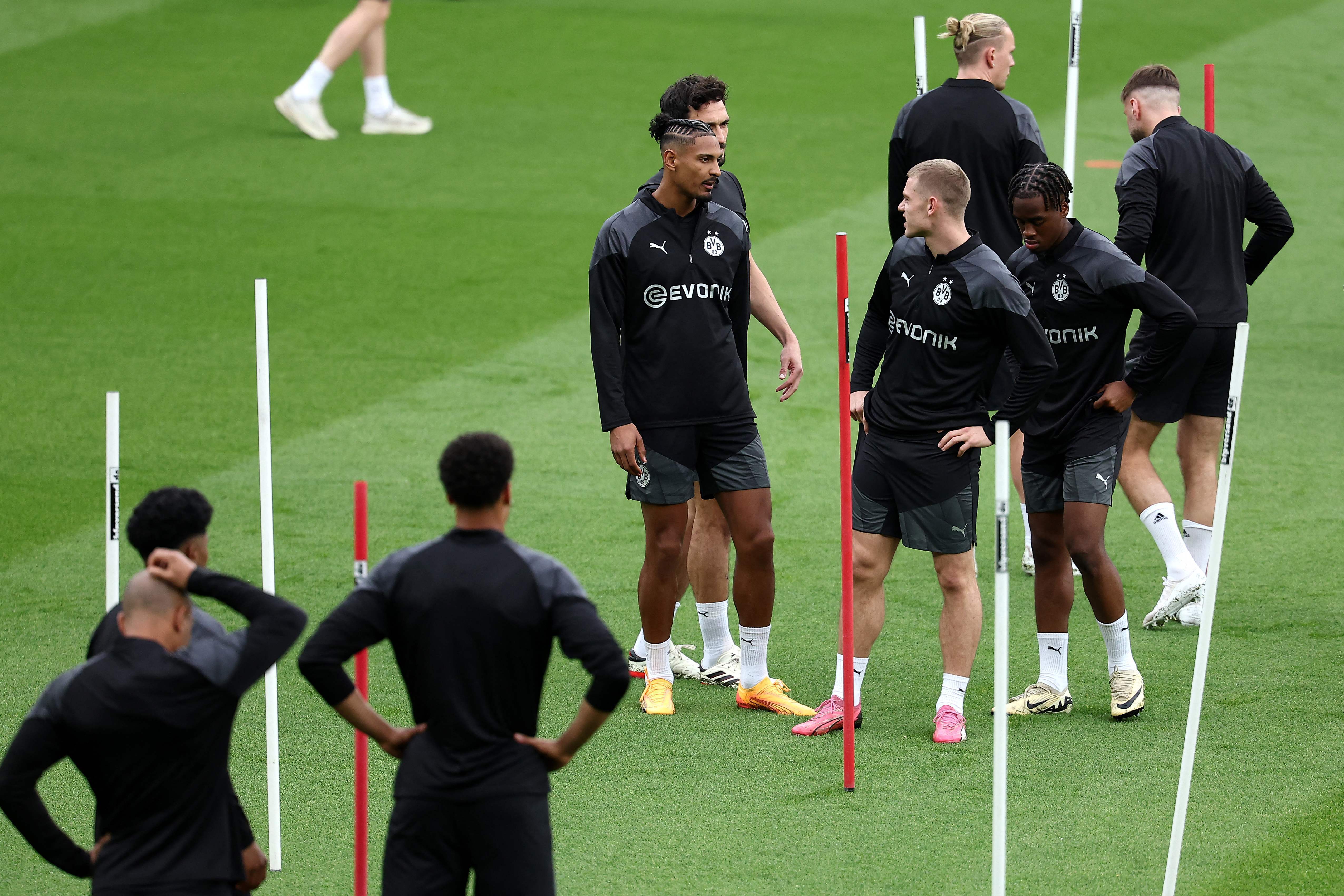 多特蒙德集训备战新赛季,雄心勃勃备受期待的简单介绍 多特蒙德集训备战新赛季,雄心勃勃备受期待的简单介绍