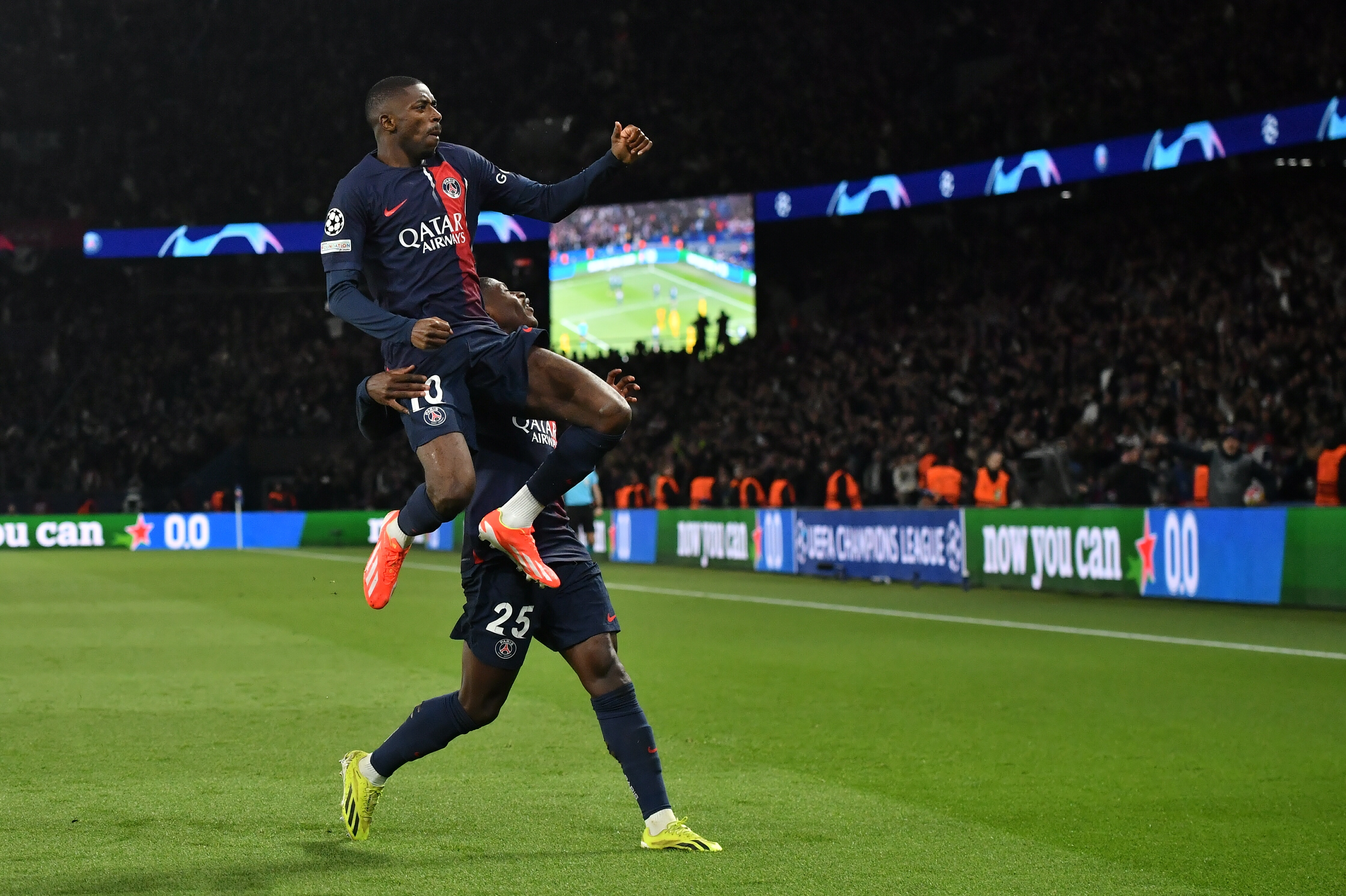 法国大胜横扫,强势晋级淘汰赛 法国大胜横扫,强势晋级淘汰赛