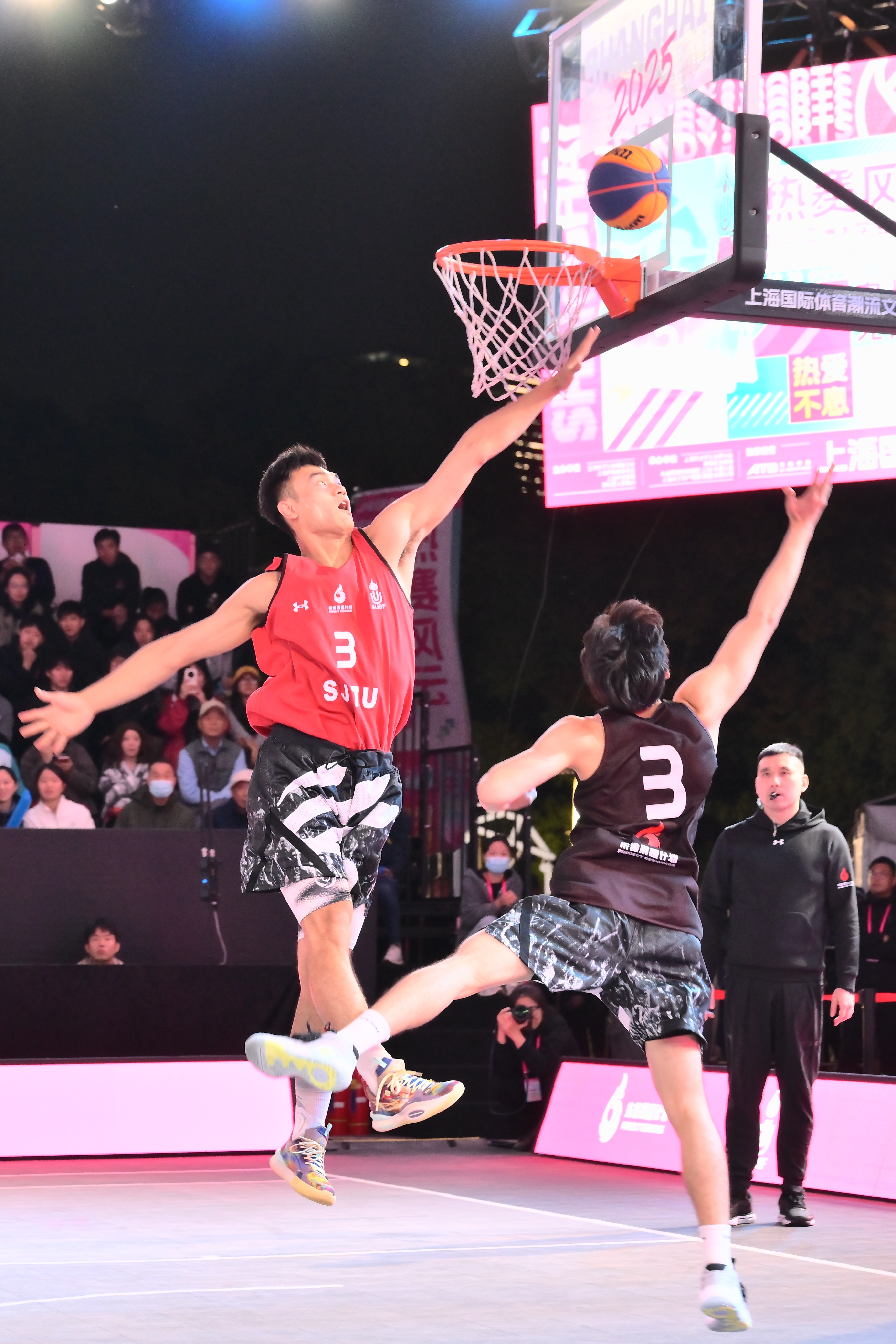 战队展现出了顶尖的篮球水平！