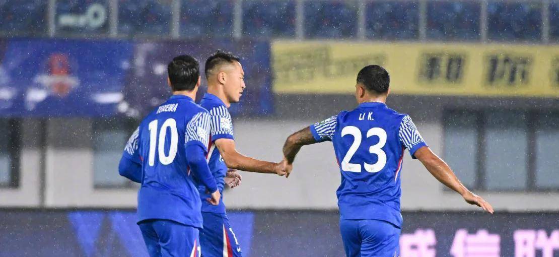 开云体育中国官网-上海绿地申花再度力挫对手，实现胜利的简单介绍