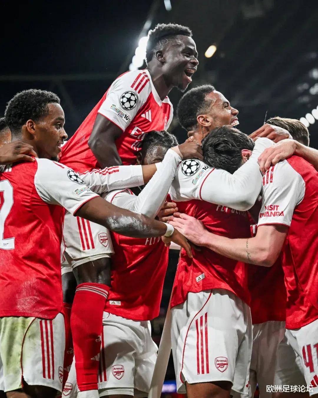 荷兰鏖战阿森纳，阿尔瓦雷斯高光表现的简单介绍