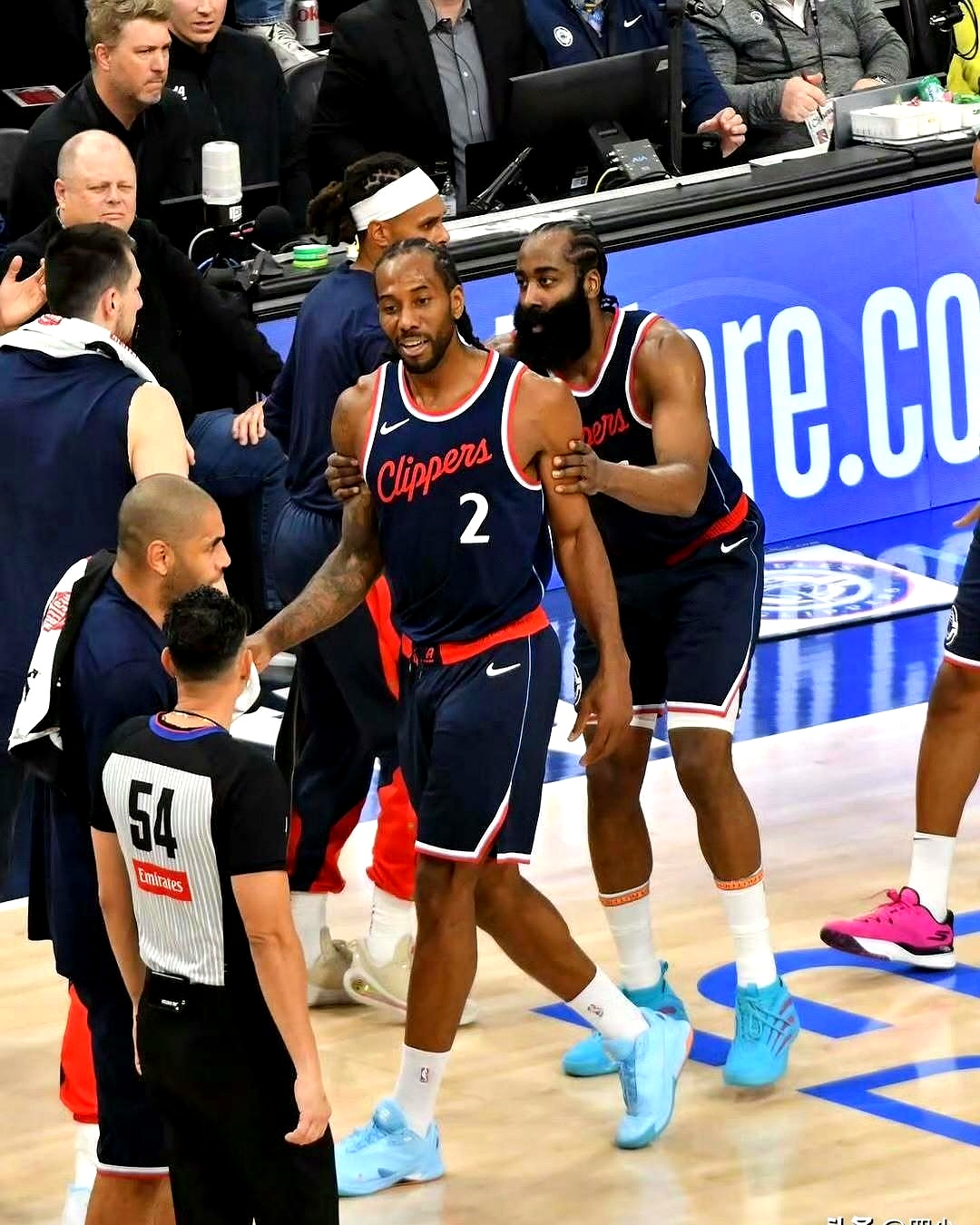 四川队轻取篮网，哈登带队取胜