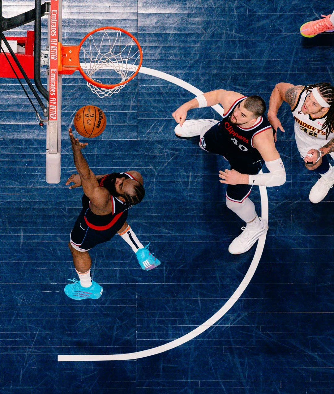 四川队轻取篮网，哈登带队取胜