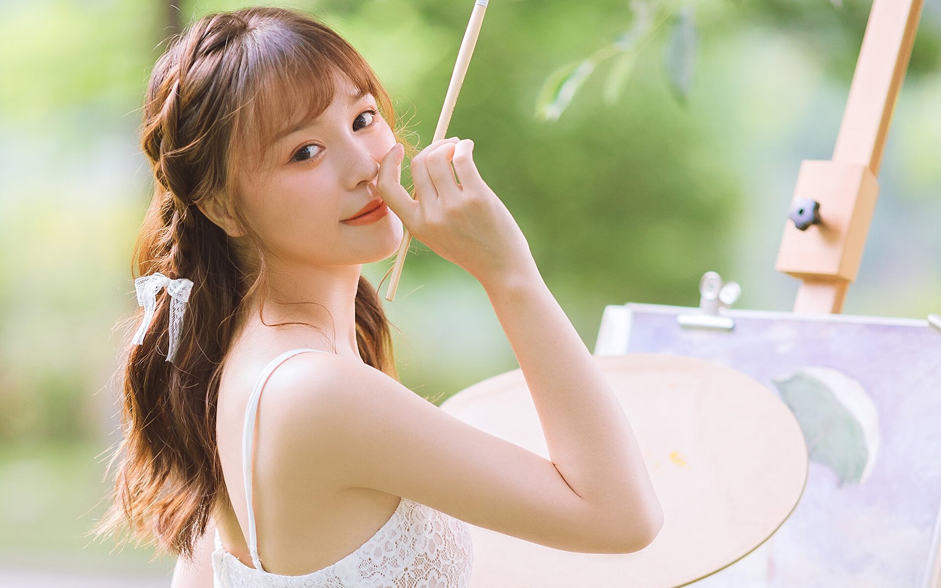 从诺坎普到伊蒂哈德,阿克在巴萨掀翻勒沃库森的焦点战中证明自己